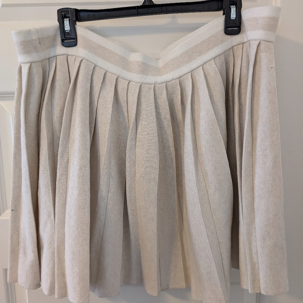 AERIE Pleated Mini Skirt Sweater Material Beige with White Striped Waist XXL NWT - Picture 5 of 16